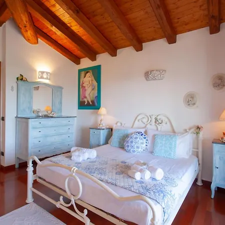 فيلة Luxury Seaview - Marinella سان تيودورو