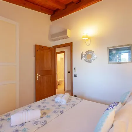 فيلة Luxury Seaview - Marinella سان تيودورو